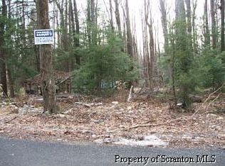 60 Shady Ln, Lake Ariel, PA 18436