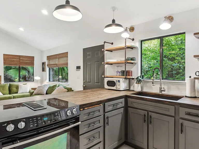 10 Angelica Ct #A — Photo 6