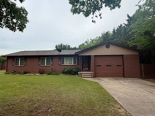 700 Hillside Dr Photo 1