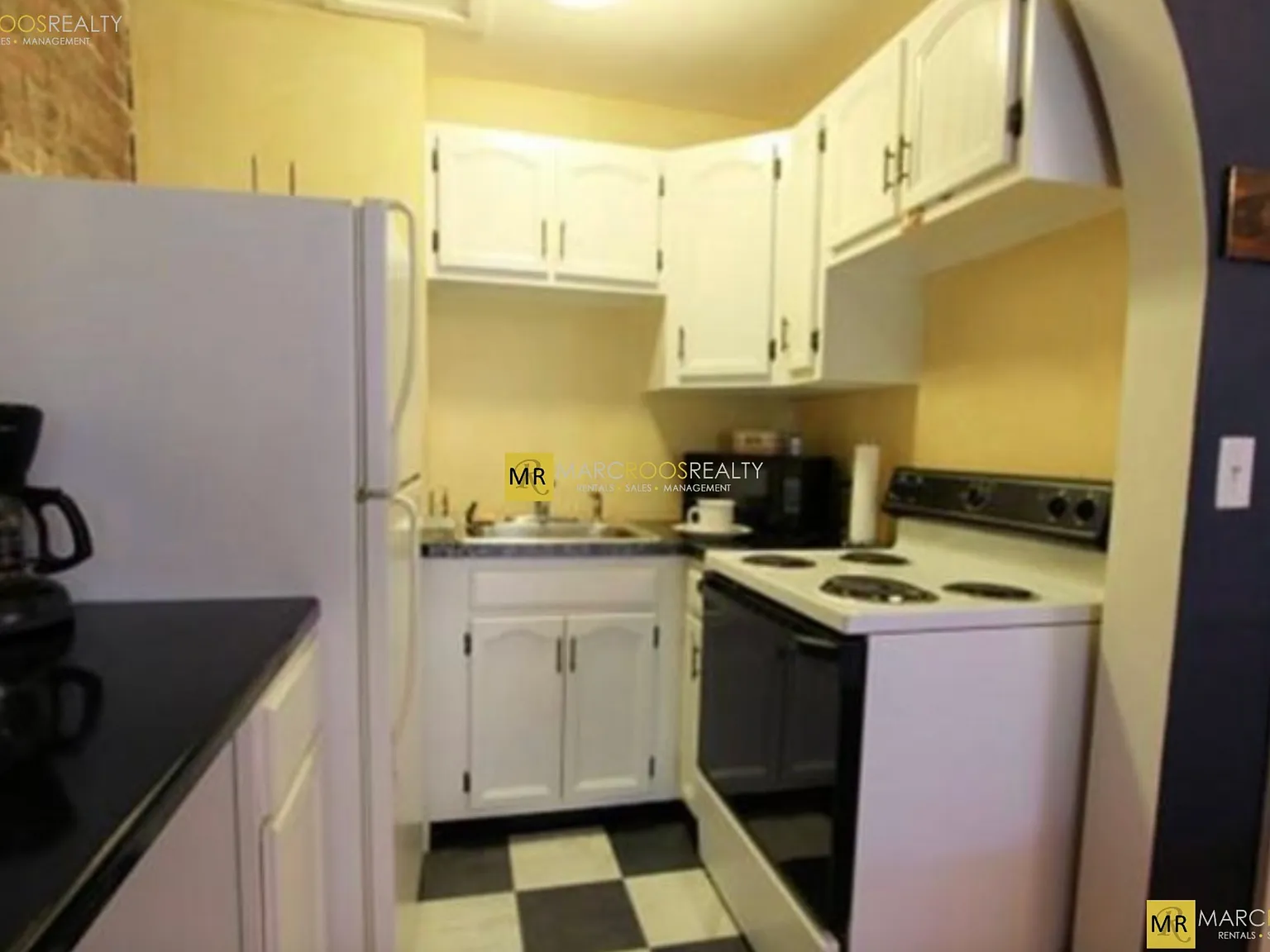 Studio, 400 sqft, $2,525 — Photo 4