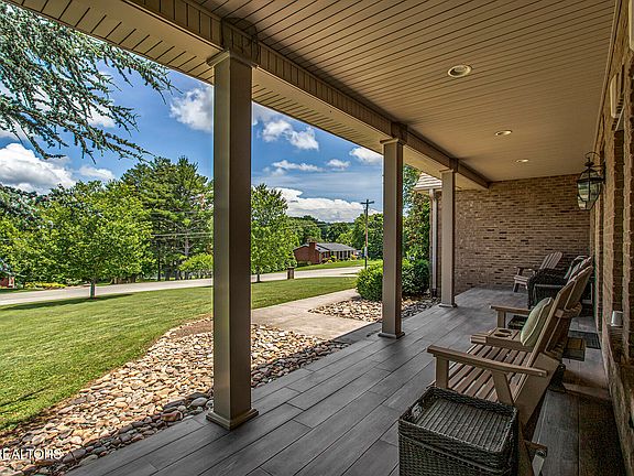 5th image of 7221 Regency Rd
