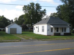 811 W Jackson St, Sullivan, IL 61951