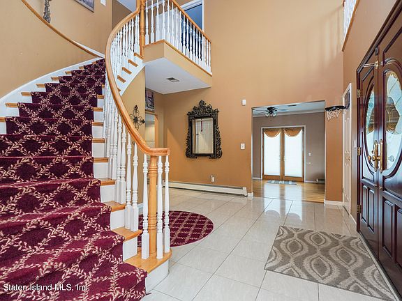 2nd image of 25 Aviva Ct
