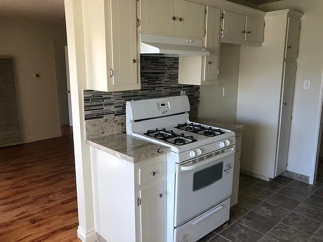1 bed, 700 sqft, $2,000 — Photo 4