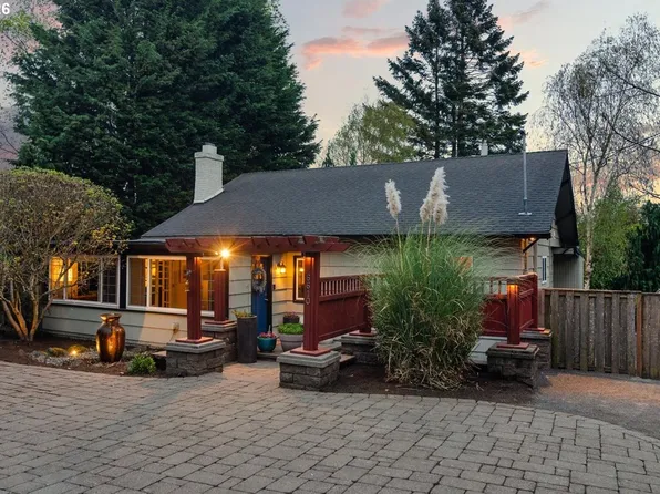 6610 SW Canyon Ln, Portland, OR 97225