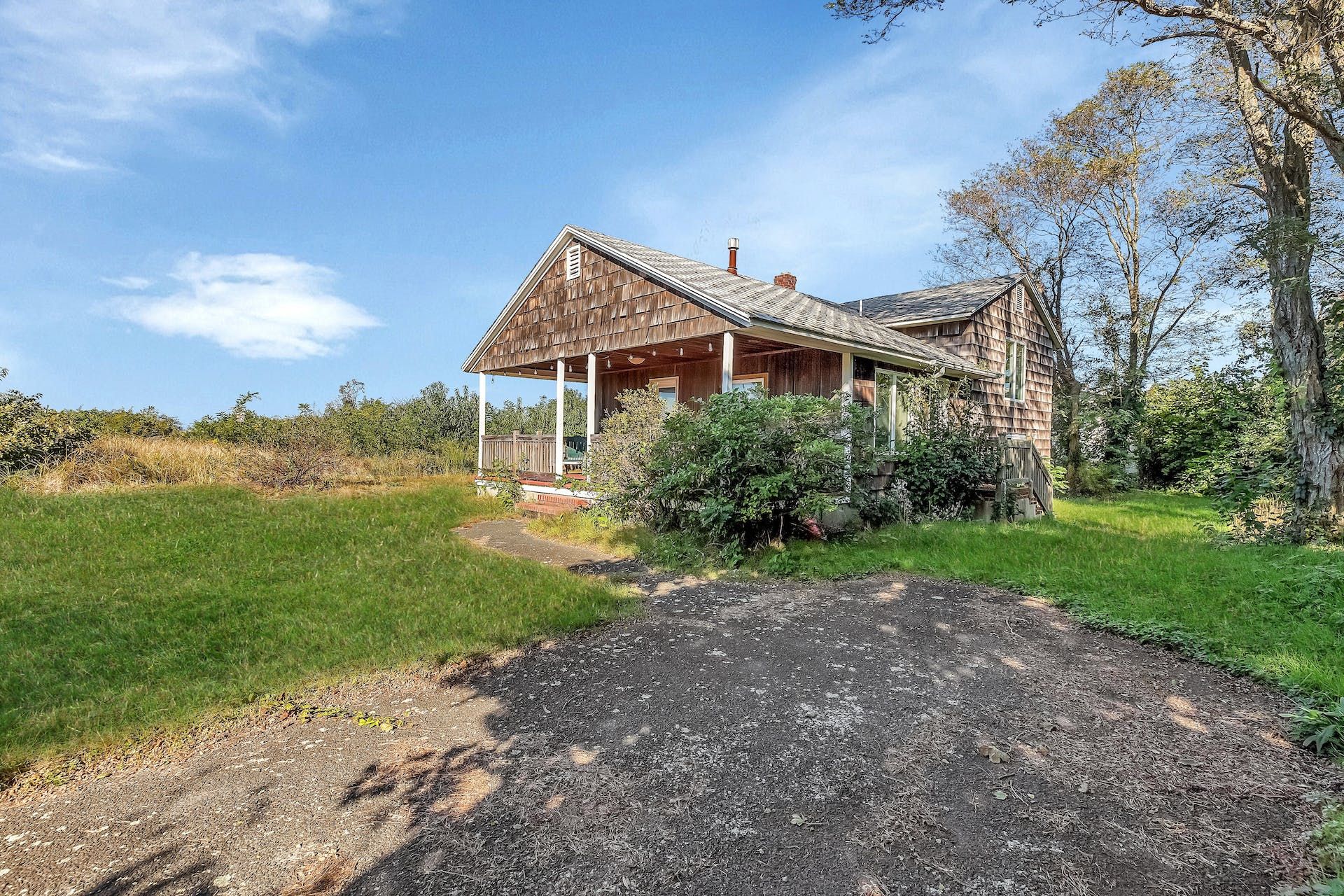 14 Hildreth Pl, Hampton Bays, NY 11946 Out East