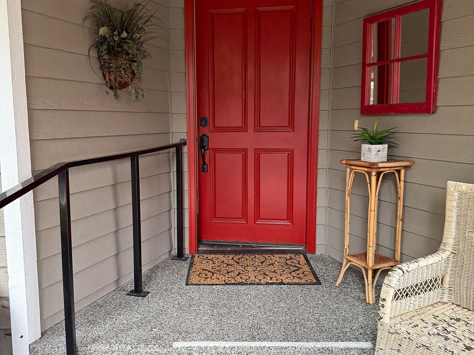 3 bed, 1260 sqft, $3,350 — Photo 1