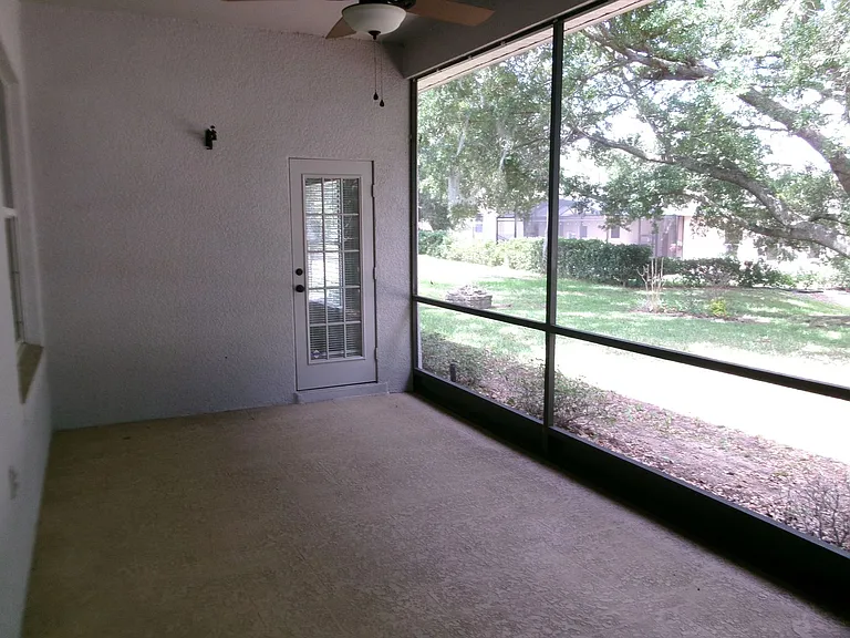 12415 Lake Valley Dr — Photo 32