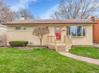 23401 Brookdale Blvd, Saint Clair Shores, MI 48082