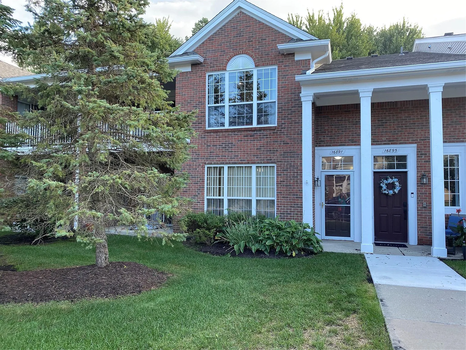 2 bed, 2.0 bath, 1490 sqft, $2,100 — Photo 1
