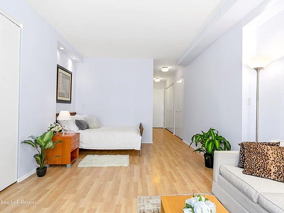 2nd image of 200 E 69th St APT 8C