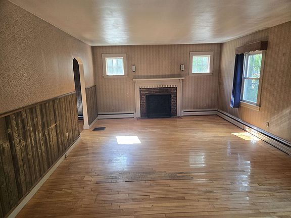 5th image of 22 Oak Street