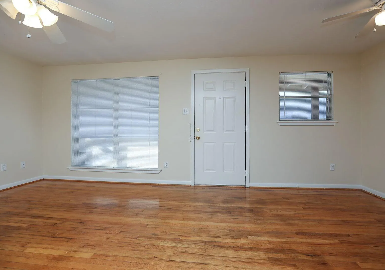 1 bed, 1.0 bath, 730 sqft, $1,220 — Photo 2