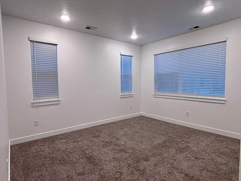 462 W 40 S #K — Photo 6
