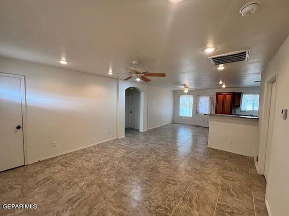 3rd image of 5853 Chippendale Ave