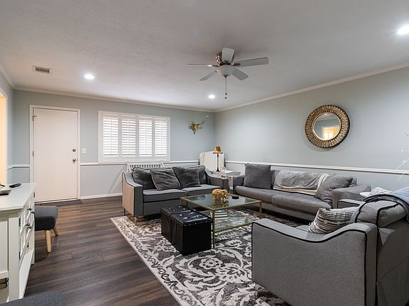 3rd image of 3309 Ault Dr