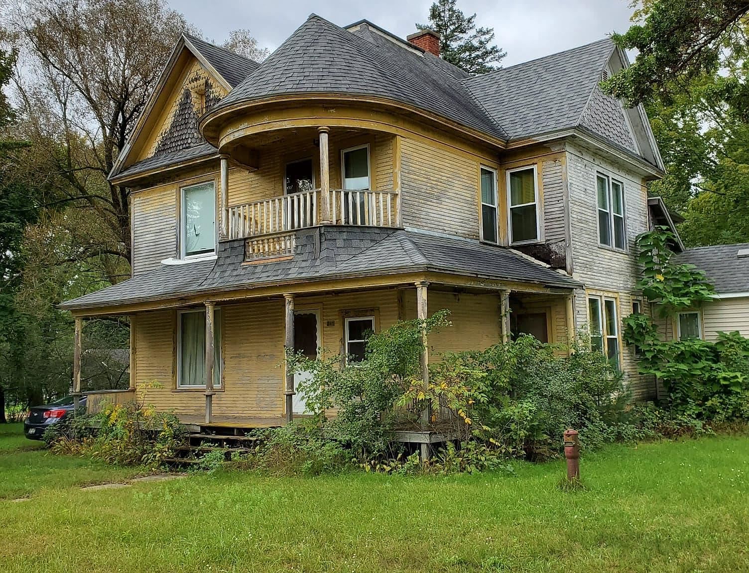 245 N Main St, Hancock, WI 54943 Zillow