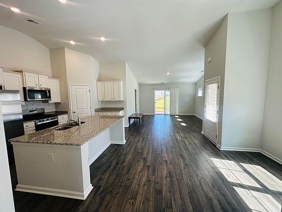 2nd image of 368 Logan St.