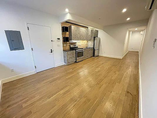 3rd image of 826 Saint Johns Pl #1S