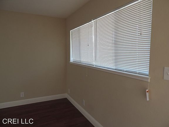 3rd image of 506 Redwood Ave APT 4