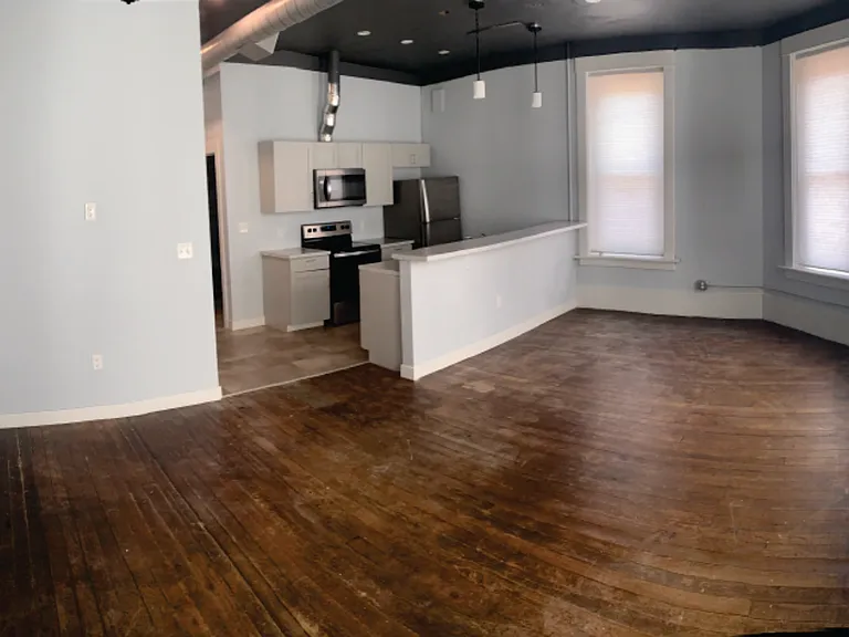 104 N Prairie St #2A — Photo 3