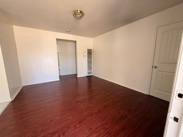 4313 Euclid Ave