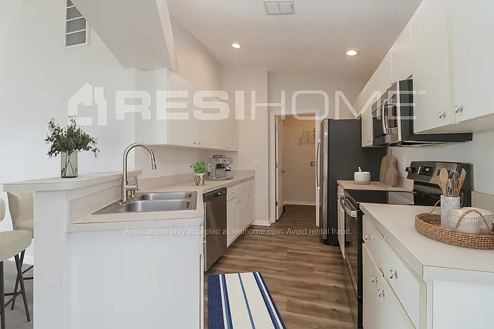 3 bed, 2.0 bath, 1397 sqft, $1,895 — Photo 3