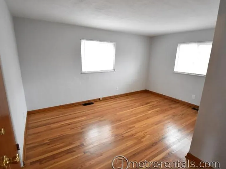 2686-2688 Hibbert Ave — Photo 11
