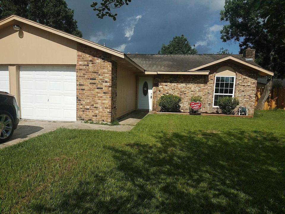 1st image of 15919 Kenbrook Dr