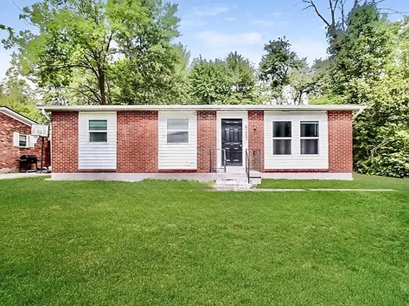 6100 Trena Trl, Louisville, KY 40258