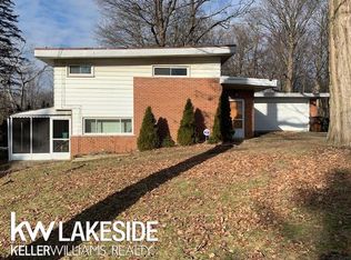 8677 Bellman Ave, Shelby Township, MI 48316