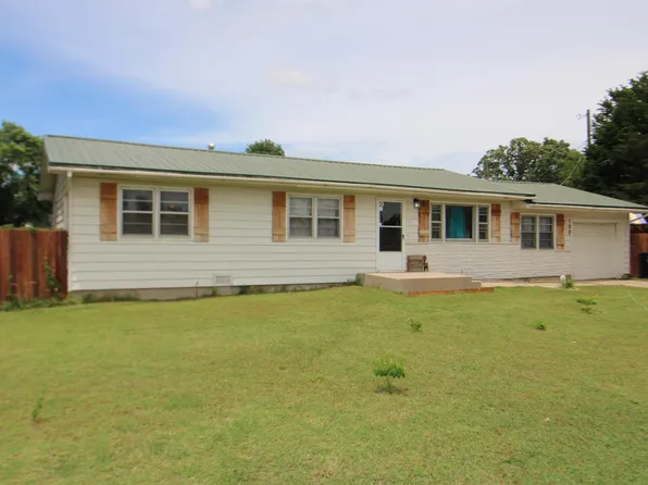 109 Eunice St, El Dorado, KS 67042