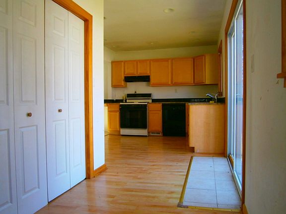 5th image of 4635 Potter Ave SE