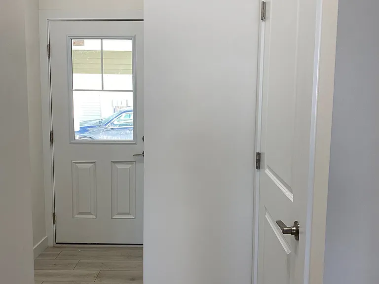 740 Daniels Way SW — Photo 2