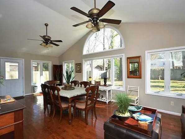 112 Archer Rd, Newport News, VA 23606