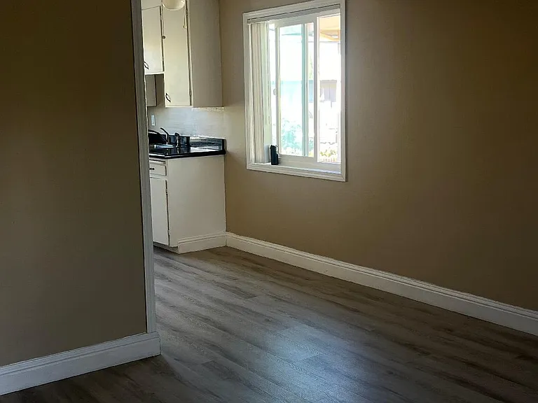 1368 Reeve St #5 — Photo 8