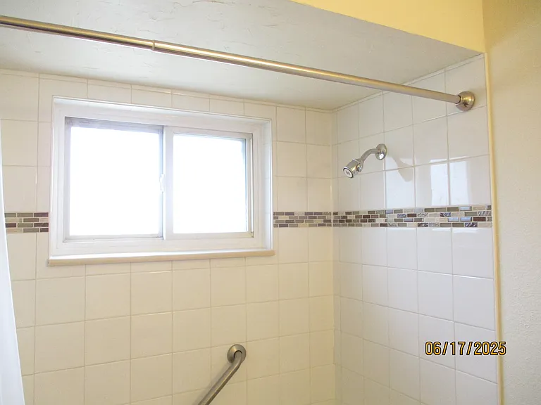 852 N Orchard Ave — Photo 8