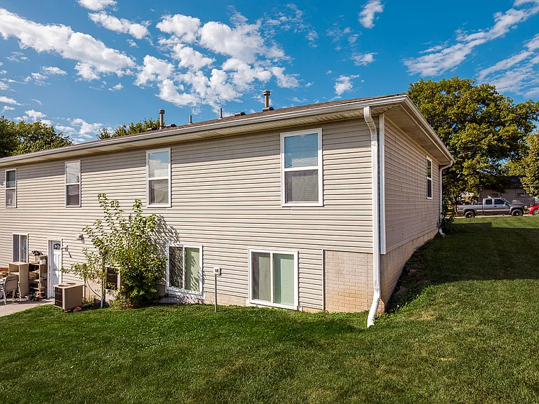 951 Furnas Ave — Photo 34
