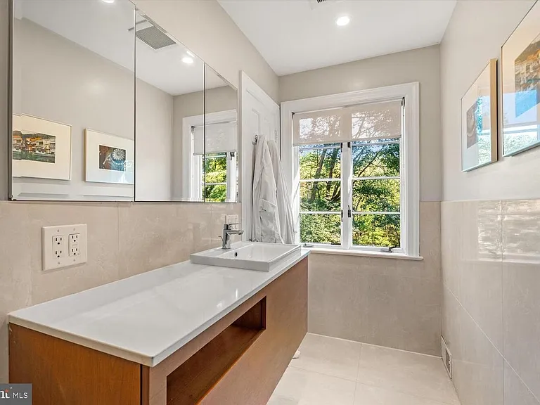 4838 Broad Branch Rd NW — Photo 17