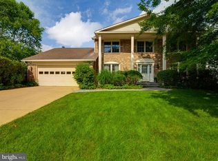 2681 Glencroft Rd, Vienna, VA 22181