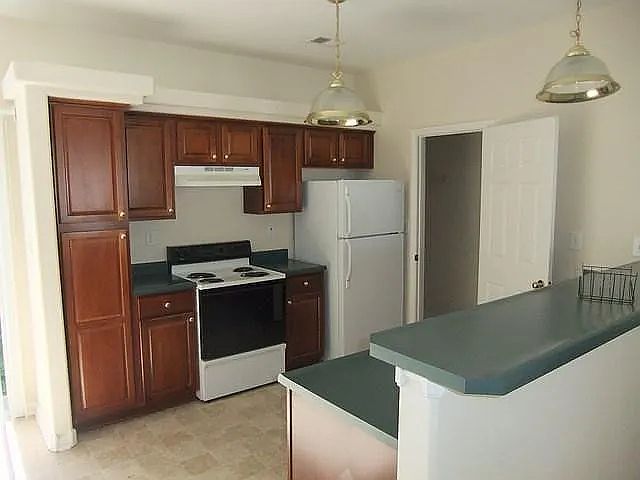 1st image of 2792 Gateway Park Ln