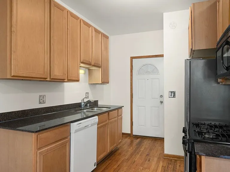 1167 E 61st St #2 — Photo 8