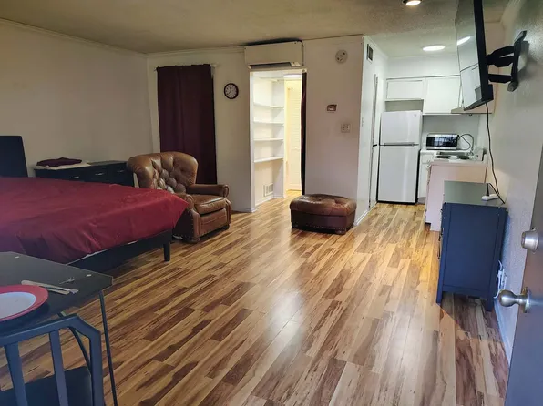 100 Lorenz Rd, San Antonio, TX