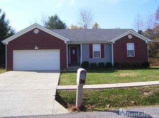 105 Red Hawk Dr, Vine Grove, KY 40175