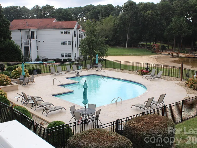 17919 Kings Point Dr #E — Photo 19