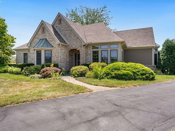 3rd image of 48 N Wexford Dr W