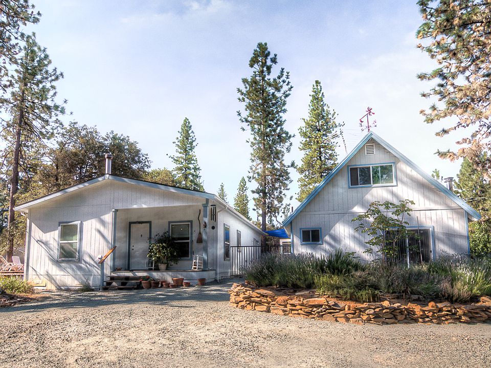 Main house and Guest house