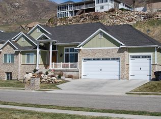 869 S 800 E, Centerville, UT 84014