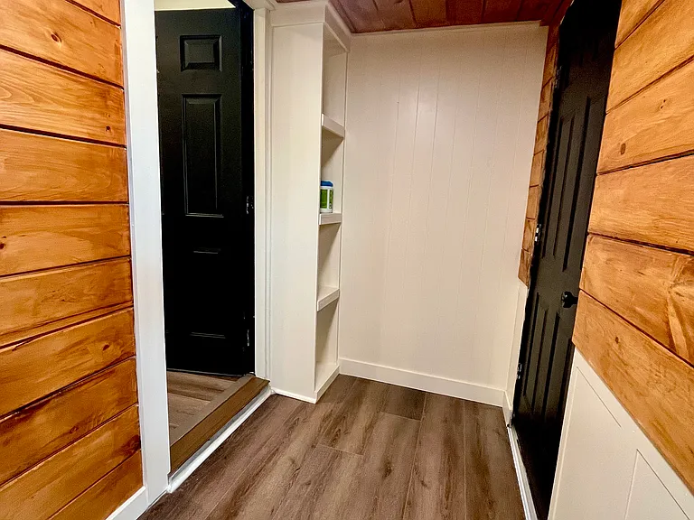 2104 W 34th Pl — Photo 2