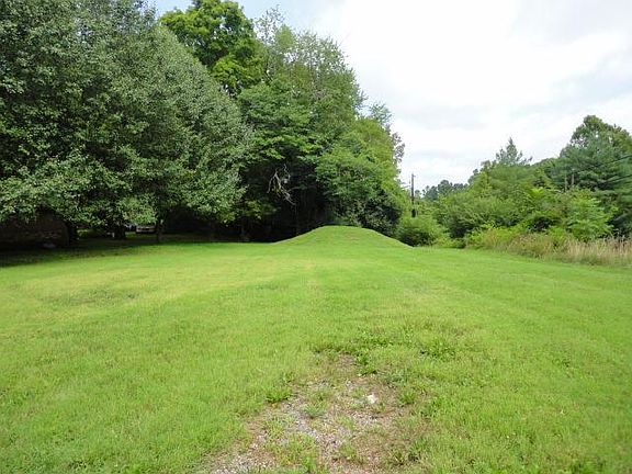 5th image of 890 Cumberland Dr